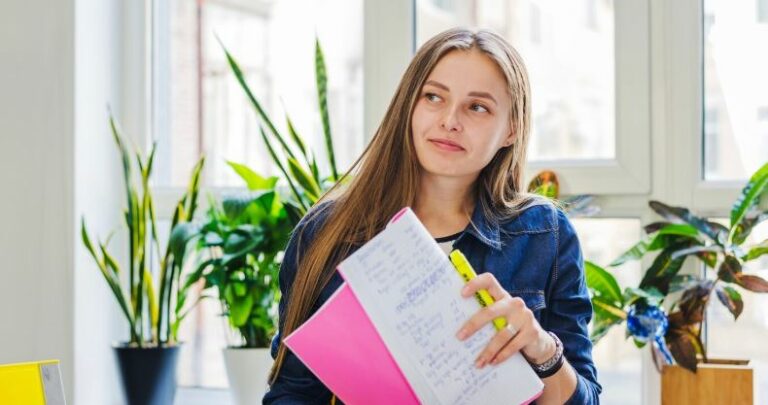 Czy po licencjacie można iść na studia podyplomowe? | Wyższa Szkoła