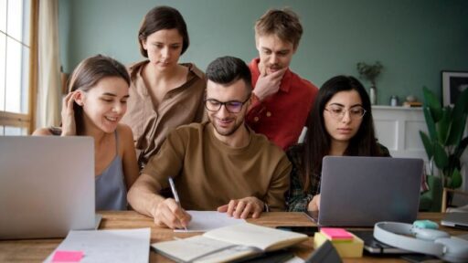 Najkrótsze studia magisterskie i licencjackie. Czy można je zrobić w rok lub dwa lata?