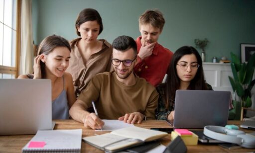 Najkrótsze studia magisterskie i licencjackie. Czy można je zrobić w rok lub dwa lata?