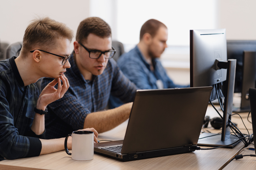 Najbardziej opłacalne kierunki studiów – IT, prawo, finanse i nie tylko