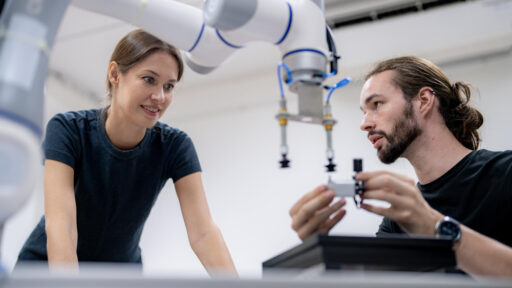 ile zarabia automatyk i od czego zależą stawki