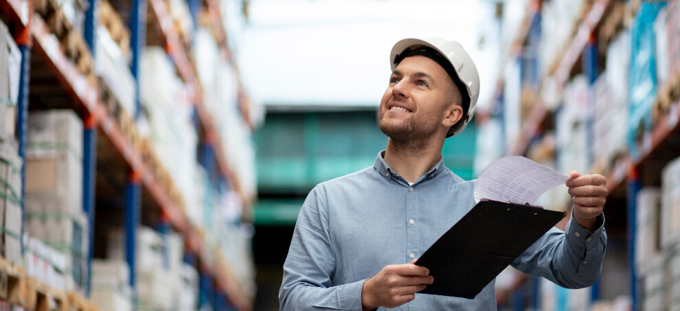 Kierunki logistyczne – które studia wybrać i jakie perspektywy zawodowe oferuje branża?