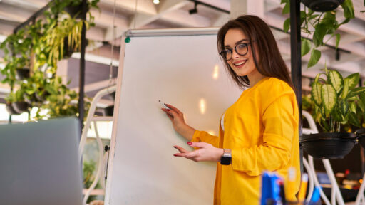 Ludzie jako fundament organizacji – jak wiedza dr Orina Davisa inspiruje studentów WSKZ?