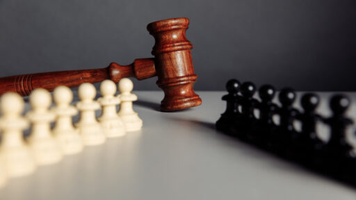 Międzynarodowe prawo konkurencji w praktyce – czego studenci WSKZ mogą dowiedzieć się z doświadczenia Stephena Dnesa?