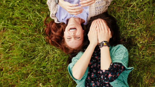 Zachowania społeczne i zdrowie psychiczne – jak działalność badawcza dr Keri Wong przyczynia się do rozwoju studentów WSKZ? 