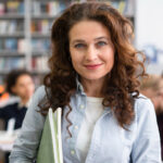 Nauczyciel dyplomowany – zarobki w 2026 roku. Ile wynosi pensja na najwyższym stopniu awansu zawodowego?