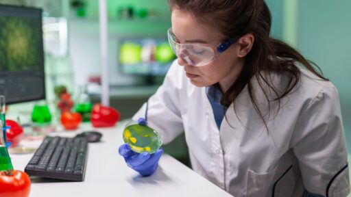 ile zarabia biotechnolog