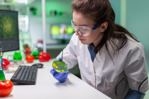 ile zarabia biotechnolog