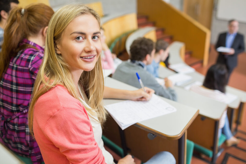 czy studia podyplomowe dają status studenta