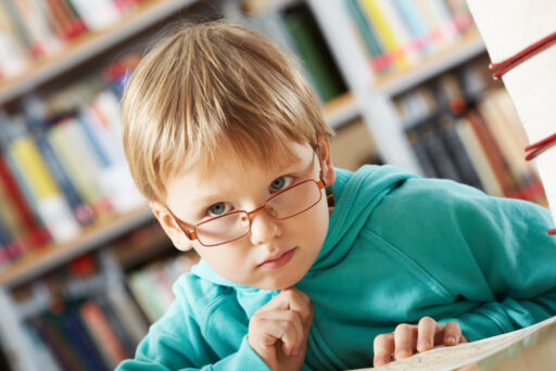 Tyflopedagogika – co to za dziedzina i jakie studia pozwolą Ci rozwijać się w tym obszarze?